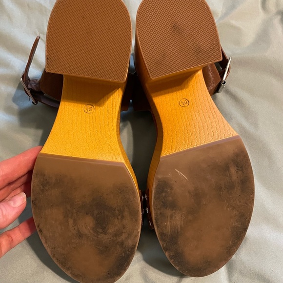 Worn once heels - Picture 2 of 3